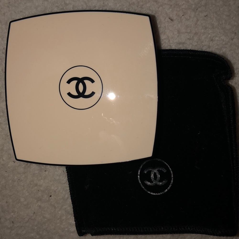 Chanel LES BEIGES healthy glow sheer colour. No 30